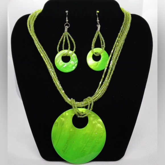 Jewelry - Green Necklace and Earring Set